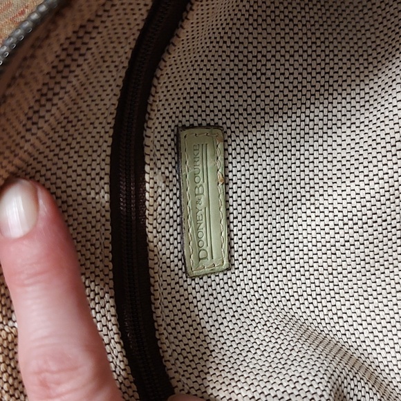 GUC Dooney and Burke pale green croc-embossed leather. Silver hardware. - Picture 12 of 16